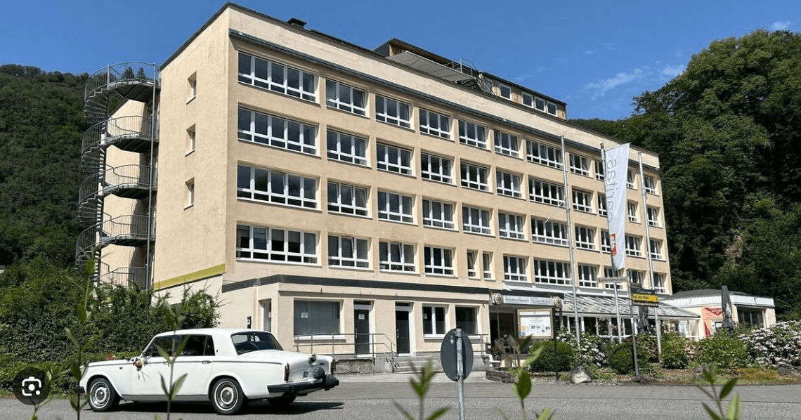 Erstes Büro in Bad Bertrich